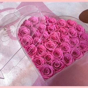 Forever Rose new year 35 Pink ROSES -CRYSTAL Heart Box